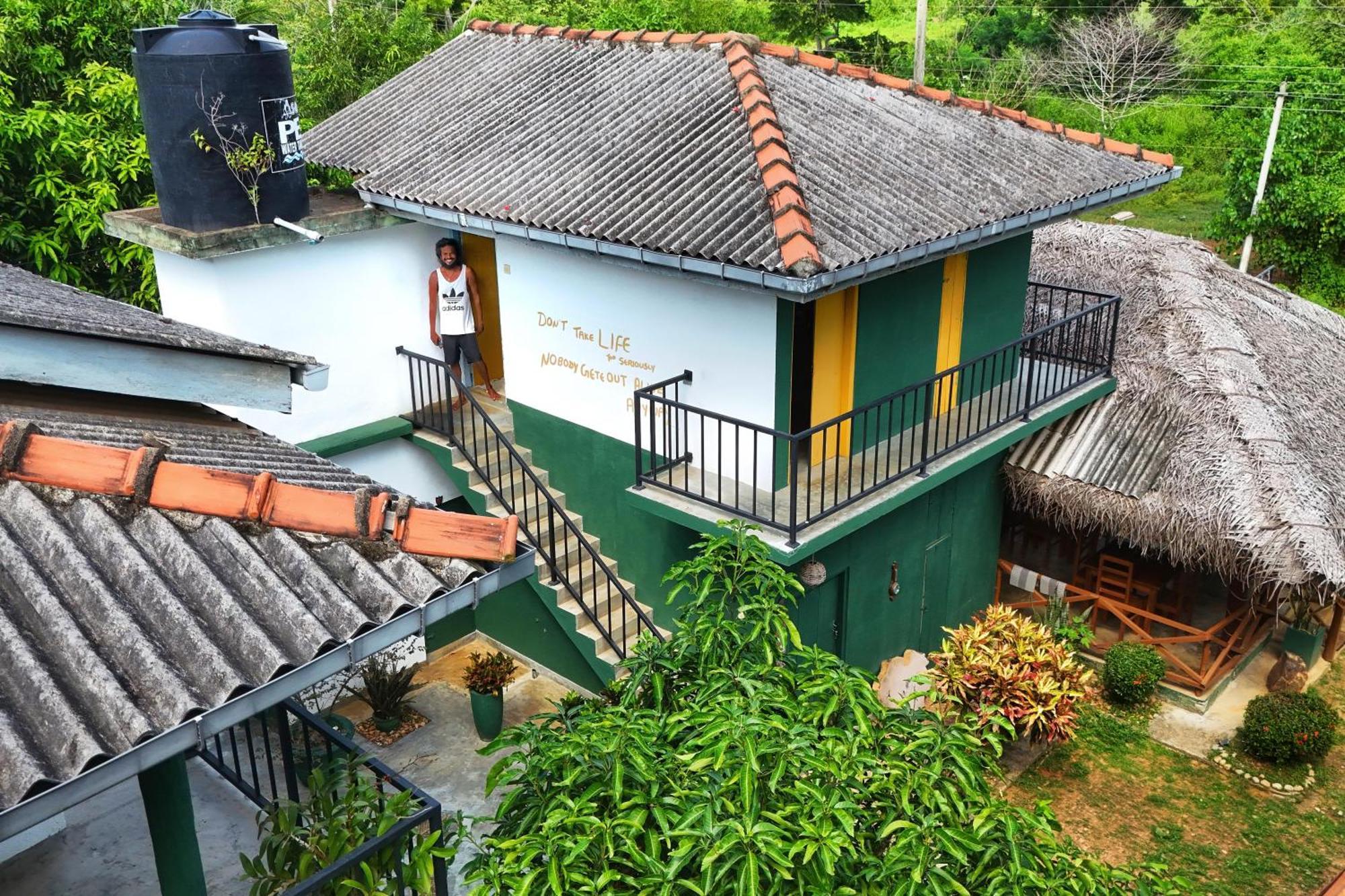 Blue Skies Guest House And Restaurant Tangalle Exterior foto